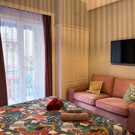 Colorful And Quiet With Balcony Next To Hilton