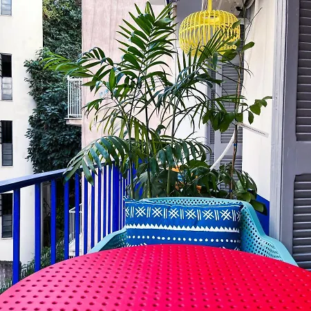Colorful And Quiet With Balcony Next To Hilton Privatunterkunft Athen